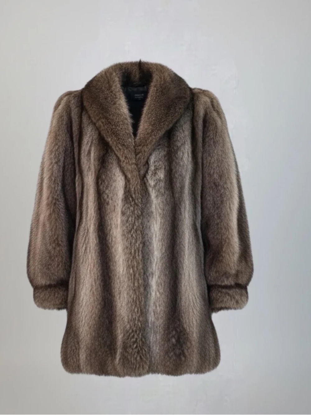 Luxurious Vintage Natural Raccoon Jacket - Picture 6 of 6